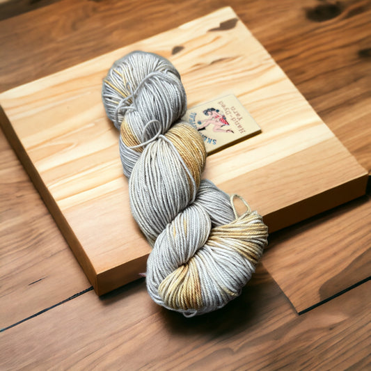 Light Dk/Sport Weight yarn - SkeinAppeal