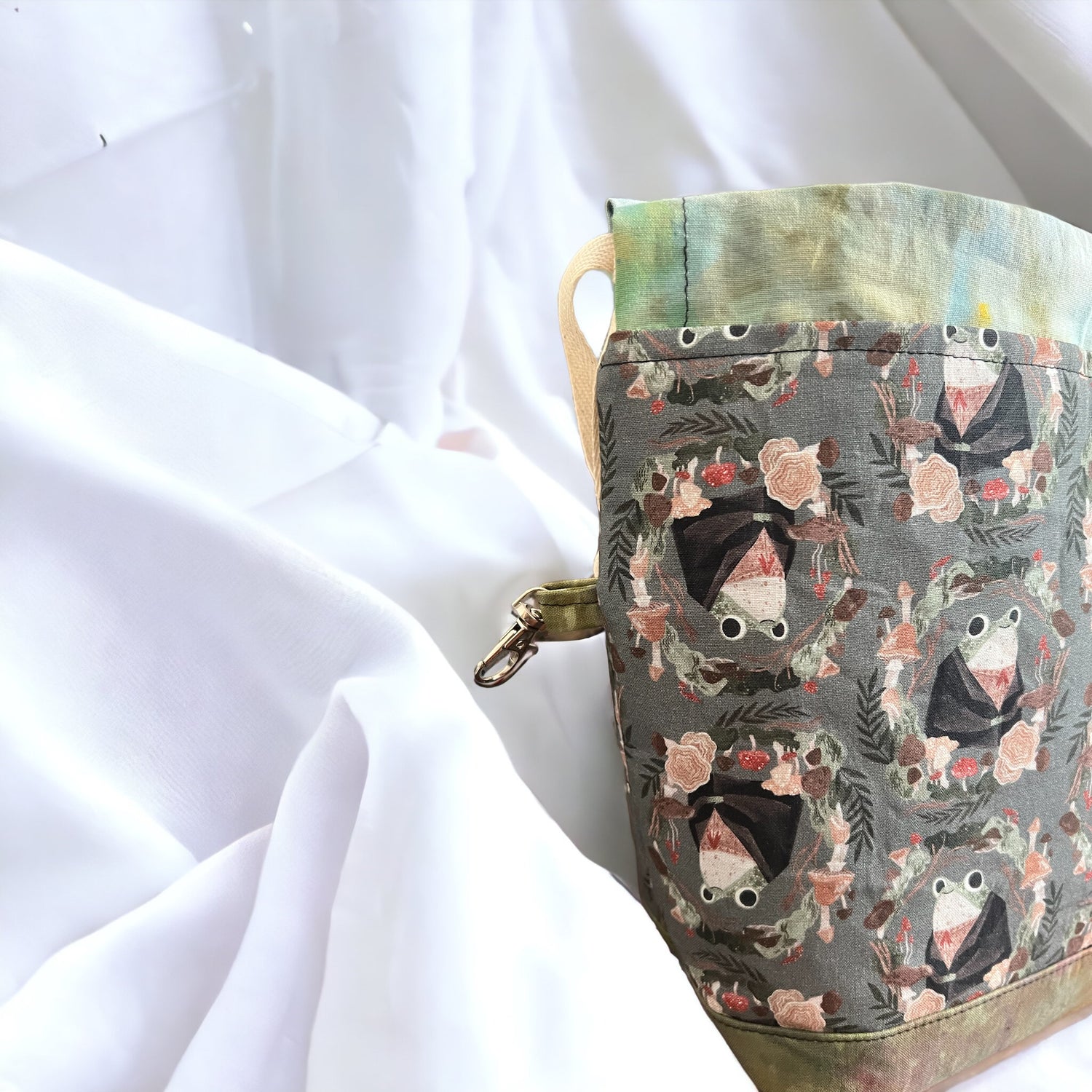 Distinguished Frogs Medium Sized Drawstring Project Bag - SkeinAppeal