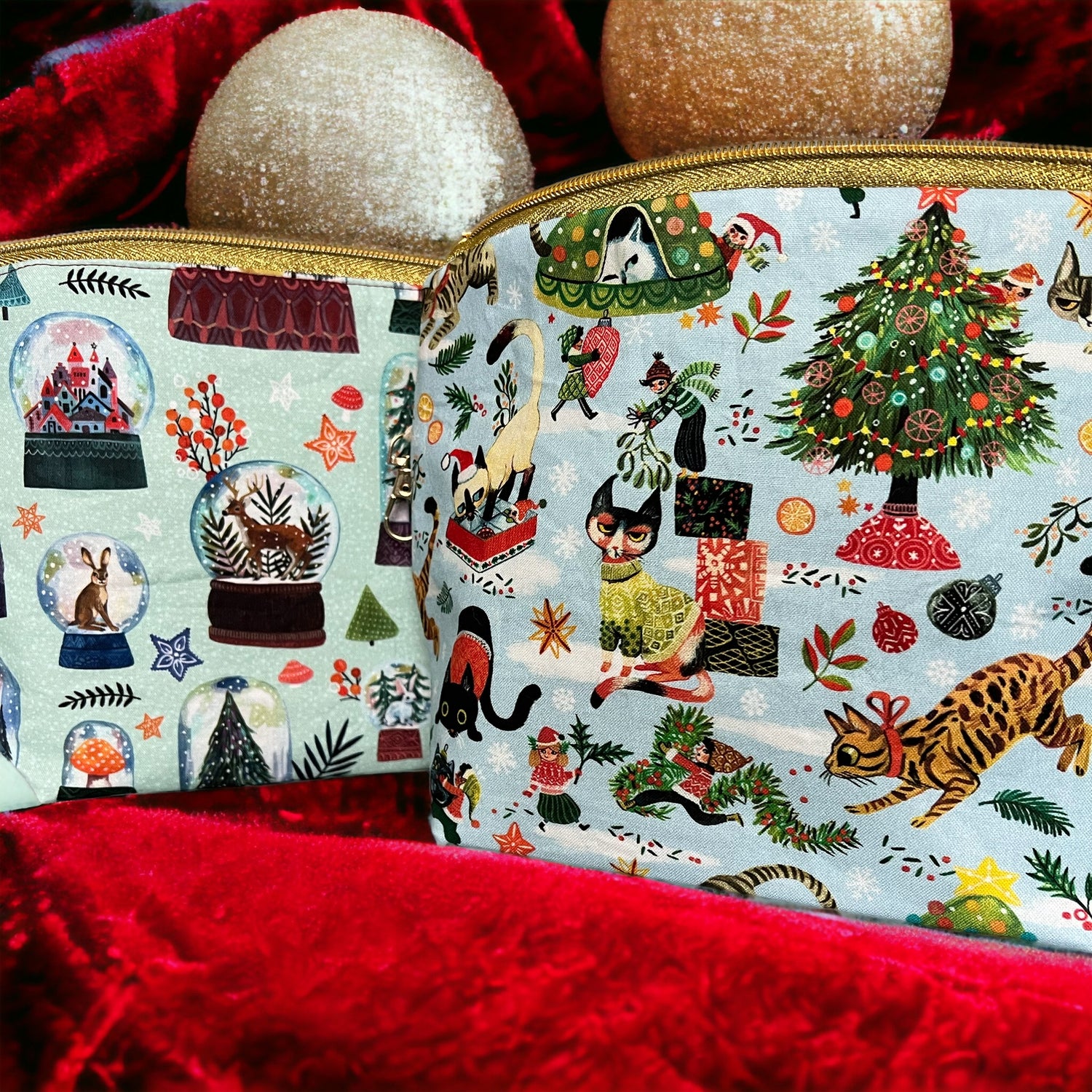 Small/Sock sized Zippered Project Bag- Holiday Snow Globes - SkeinAppeal