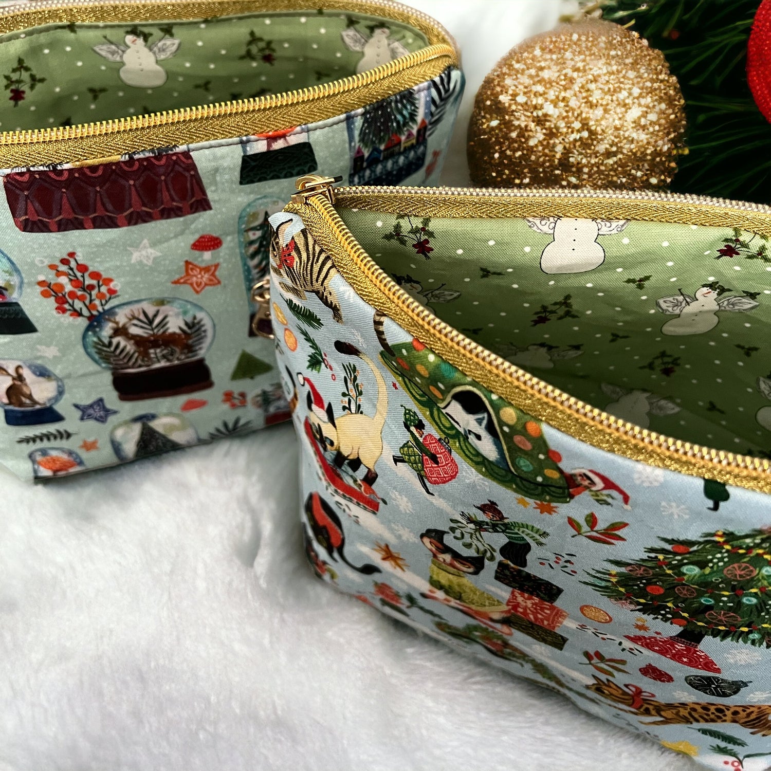 Small/Sock sized Zippered Project Bag- Holiday Snow Globes - SkeinAppeal