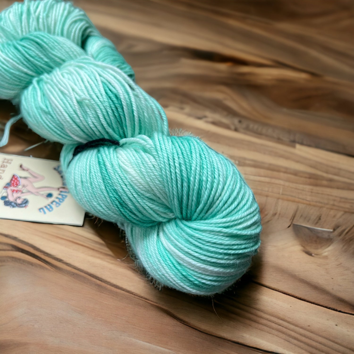 Light Dk/Sport Weight yarn - SkeinAppeal