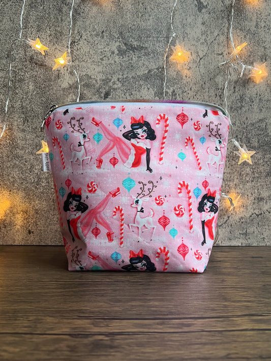 Holiday Pin-Up girl Project Bag- Small sized - SkeinAppeal