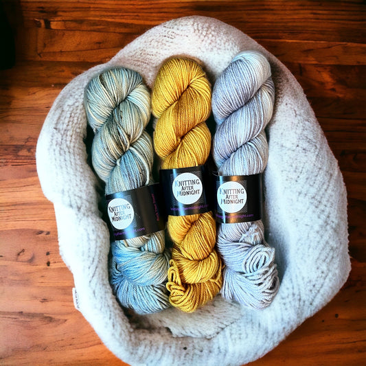 Worsted Weight yarn – SkeinAppeal